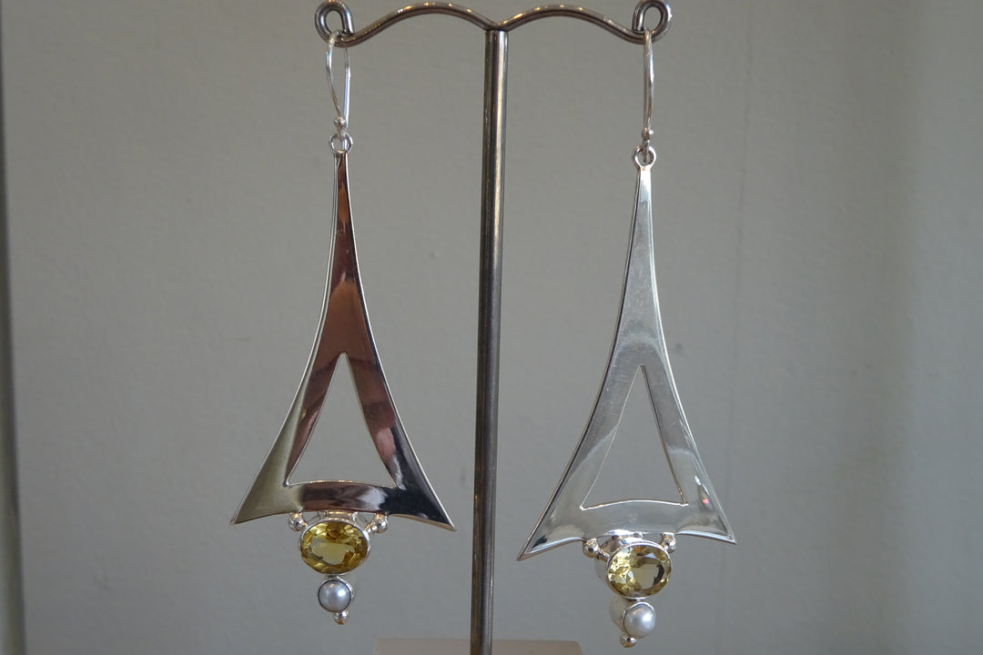 Extravagant Earrings with Citrine