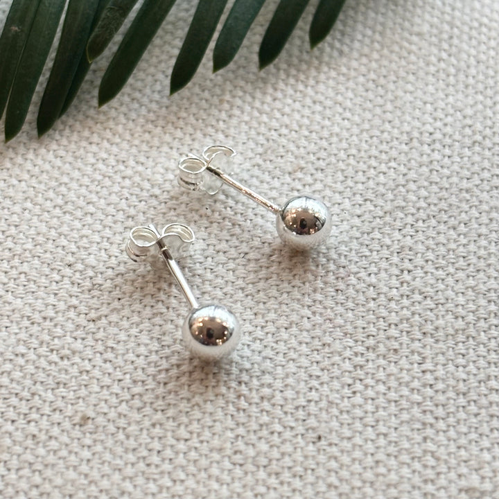 Sterling silver ball stud earrings – 5mm