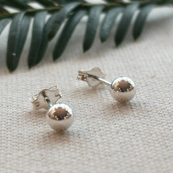 Sterling silver ball stud earrings – 5mm