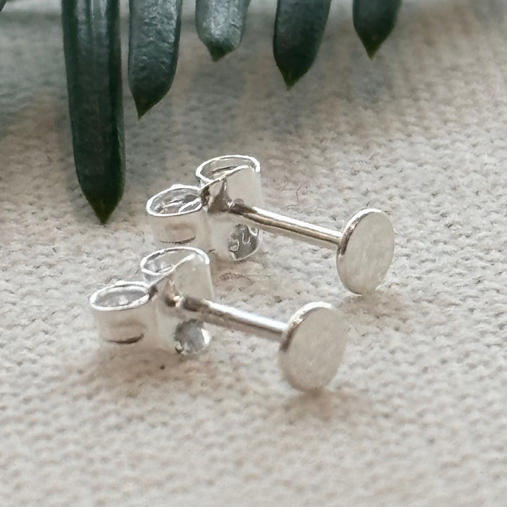 Sterling silver round disc stud earrings