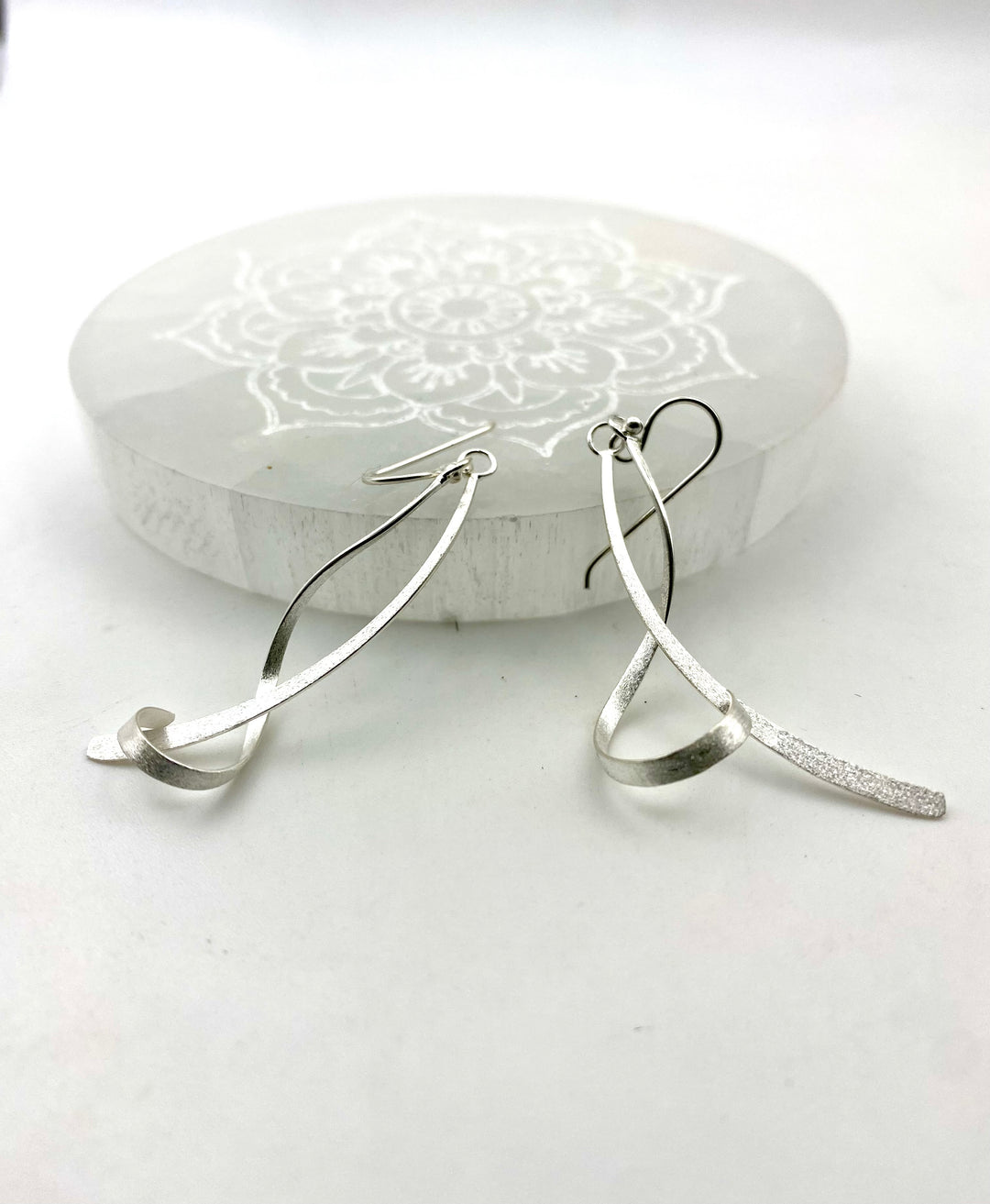Dancing Breeze - Silver Flow Earrings