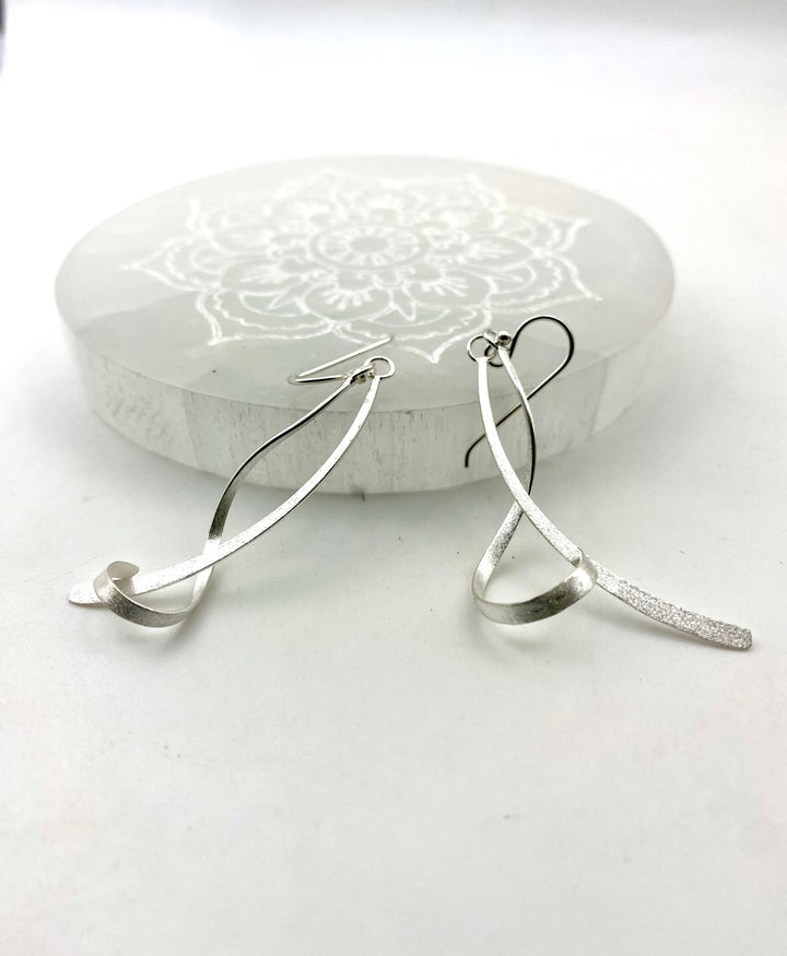 Dancing Breeze - Silver Flow Earrings