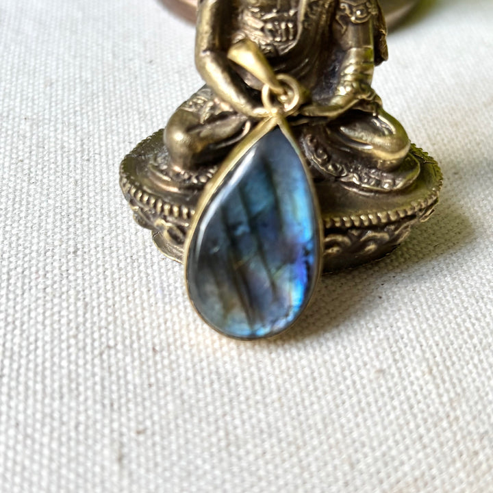 Handmade Panchadhatu Labradorite Teardrop Pendant