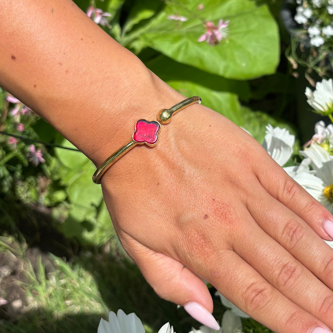Handmade Panchadhatu Burgundy Clover Open Cuff Bangle
