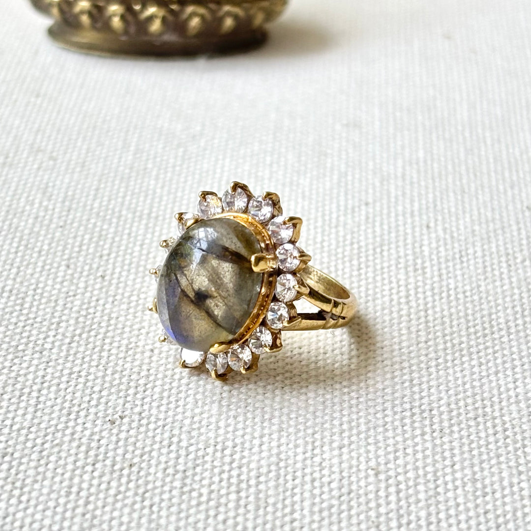 Handmade Panchadhatu Labradorite Halo Ring – Size L