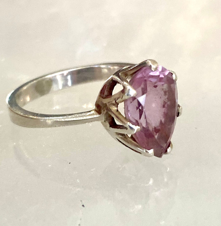 Roselight - Amethyst Ring