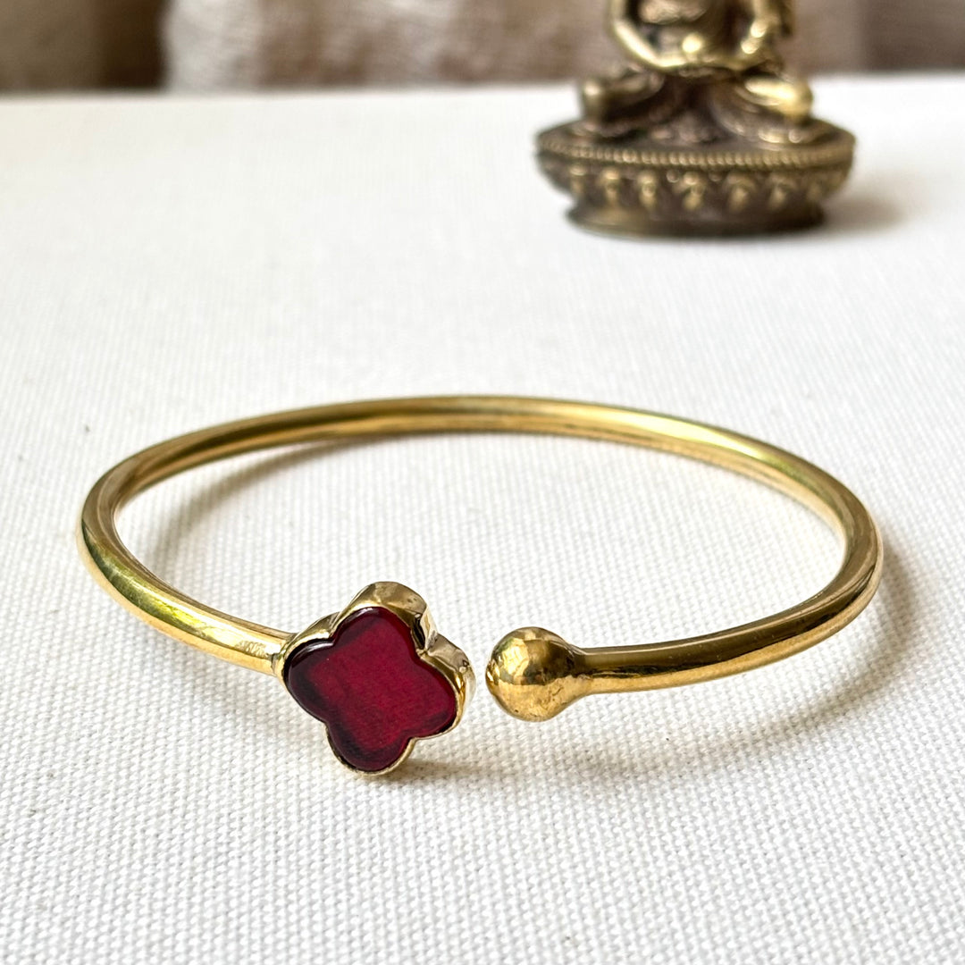 Handmade Panchadhatu Burgundy Clover Open Cuff Bangle