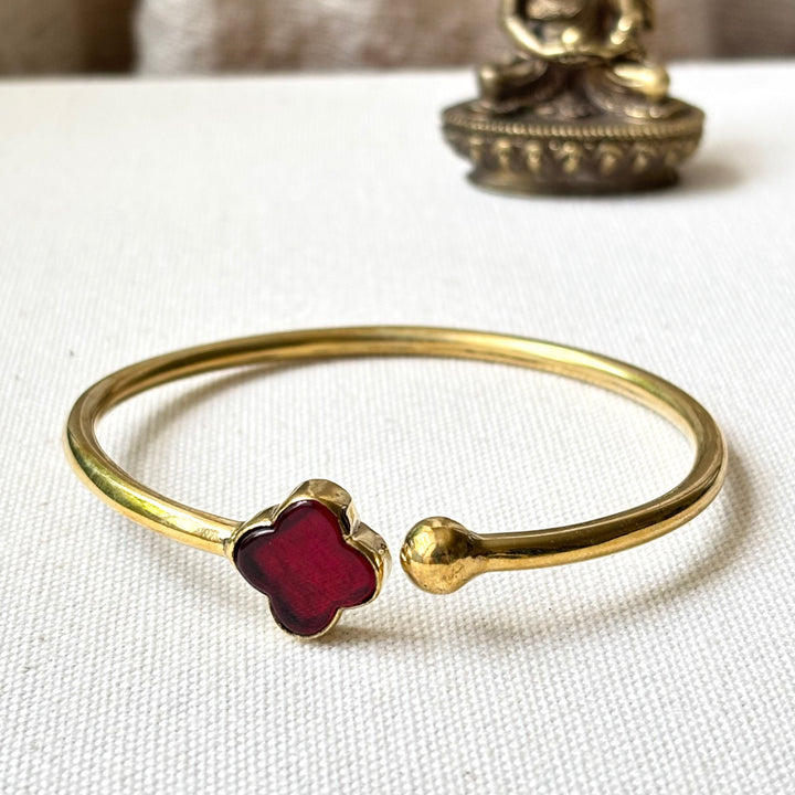 Handmade Panchadhatu Burgundy Clover Open Cuff Bangle