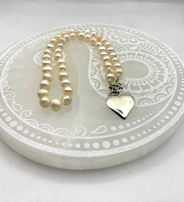 Pearl Embrace Necklace