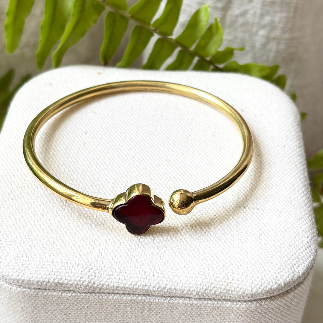 Handmade Panchadhatu Burgundy Clover Open Cuff Bangle