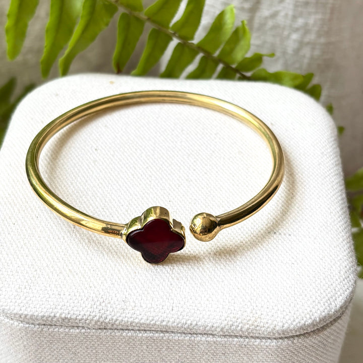 Handmade Panchadhatu Burgundy Clover Open Cuff Bangle