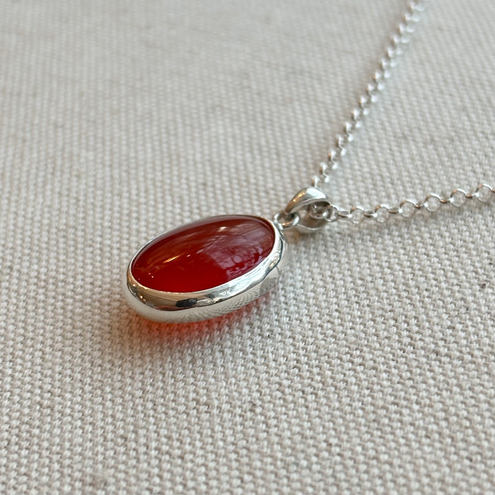Carnelian Oval Pendant Necklace – Sterling Silver – 18 Inch Chain