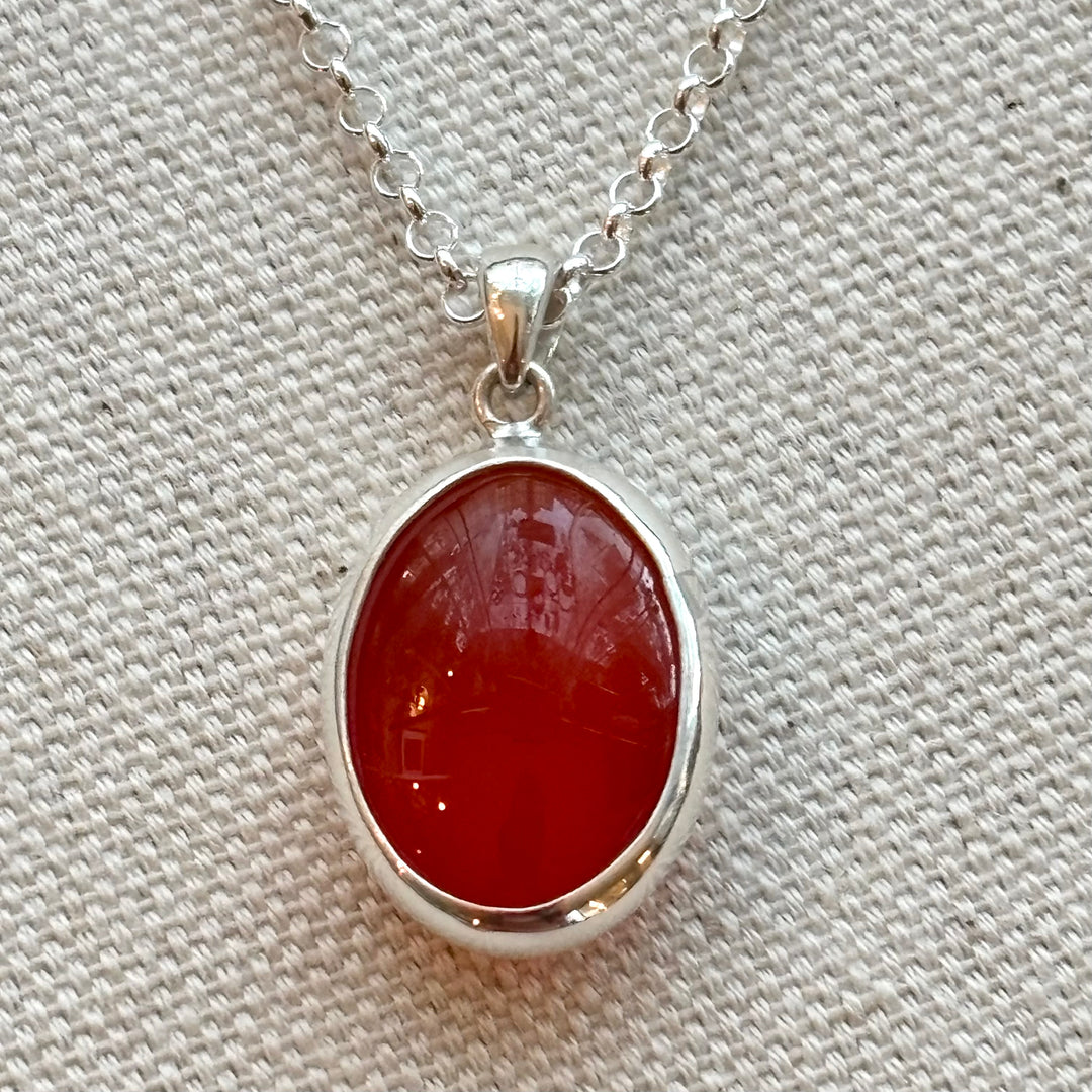 Carnelian Oval Pendant Necklace – Sterling Silver – 18 Inch Chain