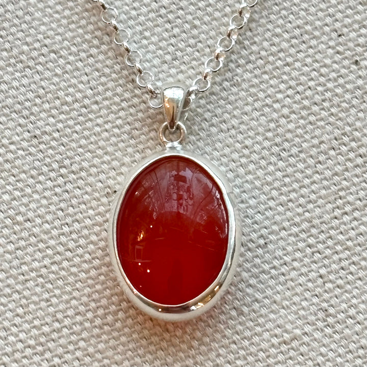 Carnelian Oval Pendant Necklace – Sterling Silver – 18 Inch Chain