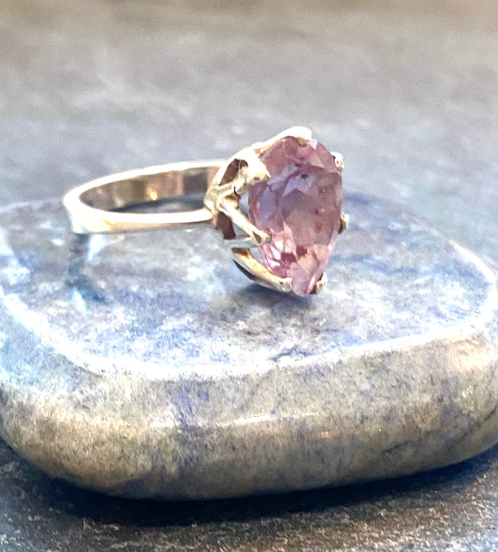 Roselight - Amethyst Ring