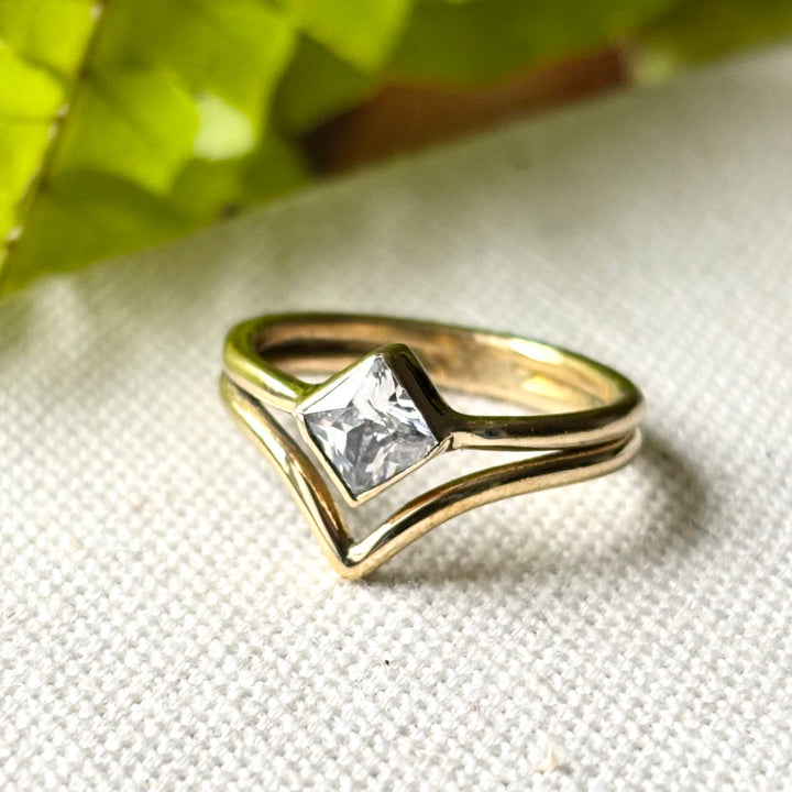 Handmade Zircon V-Shaped Ring – Panchadhatu – Size L